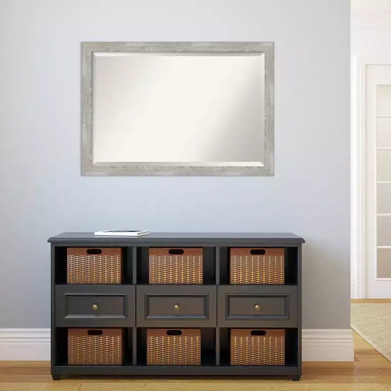 Miroir Mural Étroit Encadré Colombe 40" x 28" Gris Lavé - Amanti Art : Verre Biseauté Moderne, Cadre en Polystyrène