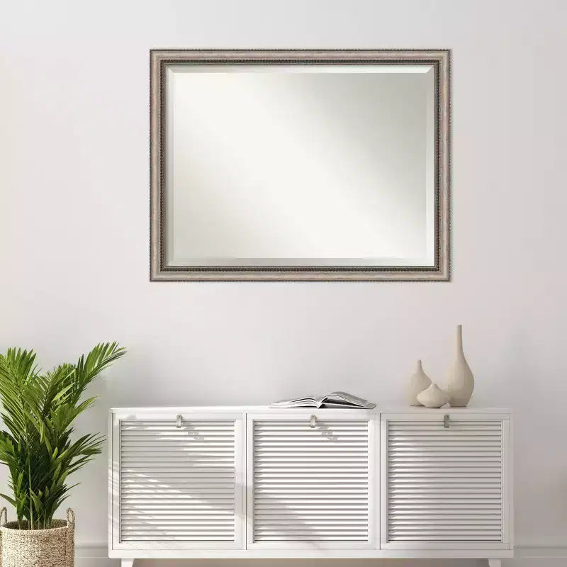 Miroir mural de salle de bain encadré orné Lyla de 44 po x 34 po argenté - Amanti Art : Moderne rectangulaire biseauté, aucun assemblage requis