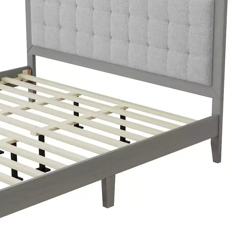 Lit plateforme Christopher Knight Home Lincoln en bois d'hévéa avec tête de lit capitonnée, gris
