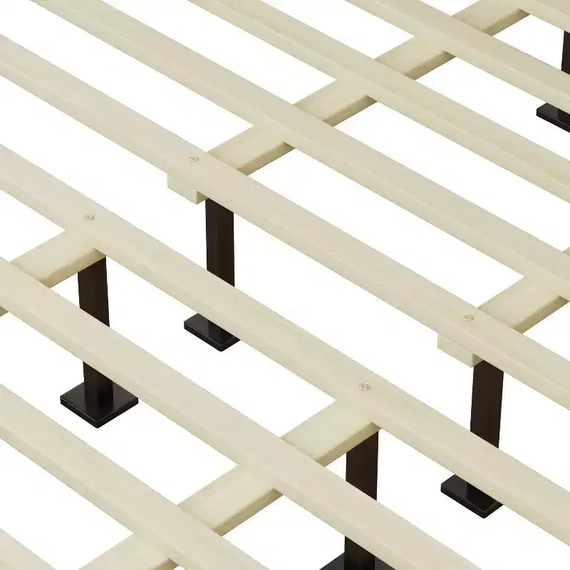 Lit plateforme Christopher Knight Home Lincoln en bois d'hévéa avec tête de lit capitonnée, gris