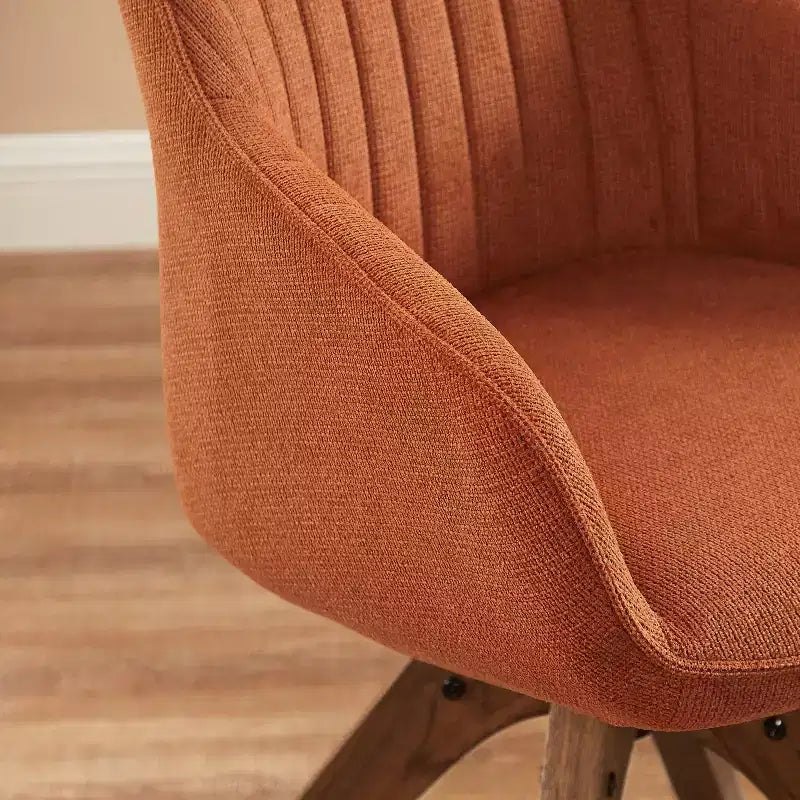 Fauteuil pivotant Art Leon confortable en tissu avec pieds en chêne massif