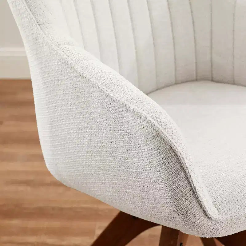 Fauteuil pivotant Art Leon confortable en tissu avec pieds en chêne massif