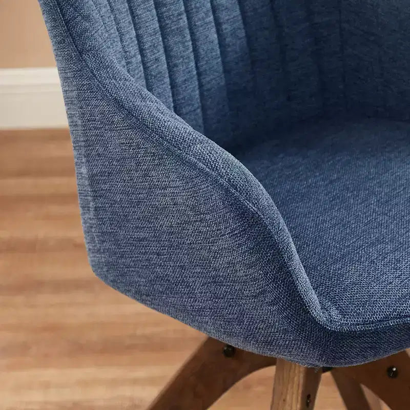 Fauteuil pivotant Art Leon confortable en tissu avec pieds en chêne massif