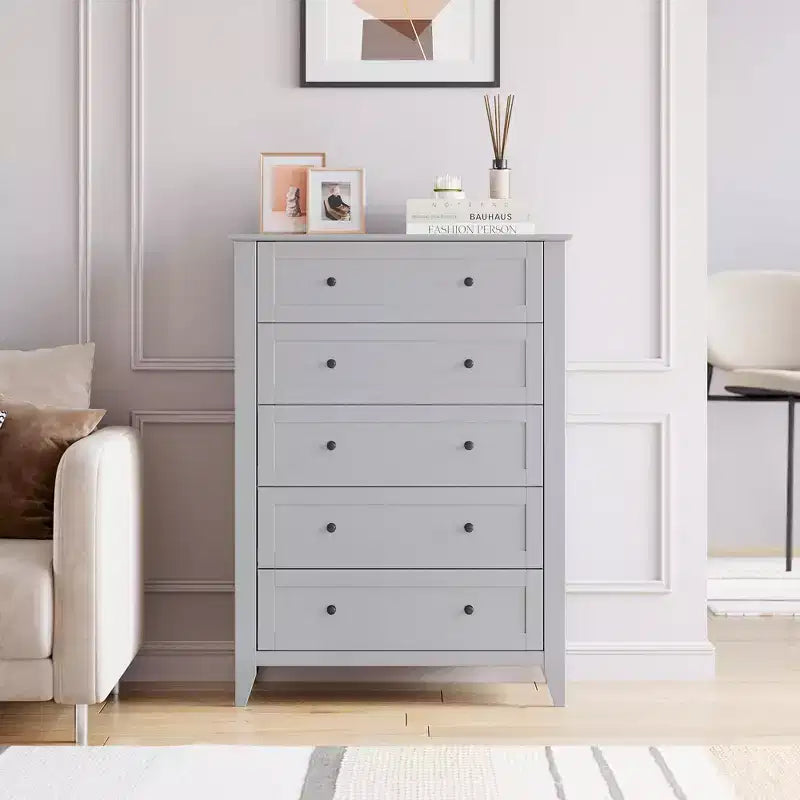 Commode à 5 tiroirs, table de chevet moderne et haute avec tiroirs profonds et poignée ronde en nickel, armoire de rangement en bois, blanche