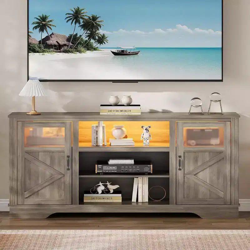 Meuble TV haut 34" Washed Ash pour TV 65", meuble de divertissement avec placards de rangement, éclairage LED, prise de courant, console multimédia