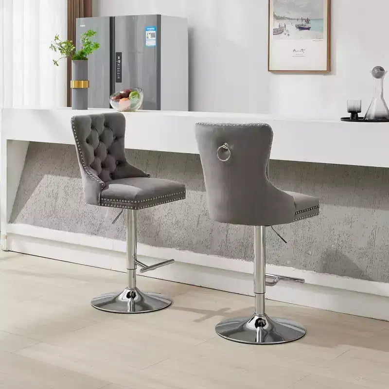 CLIHOME Lot de 2 tabourets de bar pivotants épais en velours chromé, hauteur réglable de 63,5 à 83,8 cm, boutons touffetés et plissage en losanges