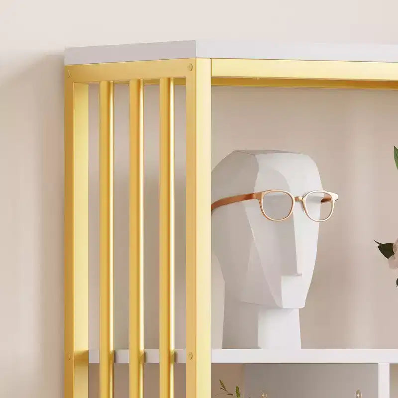 Étagère à livres à 4 niveaux de 62 pouces en or avec 3 tiroirs et une porte, vitrine de rangement en métal doré et blanc pour le salon et le bureau