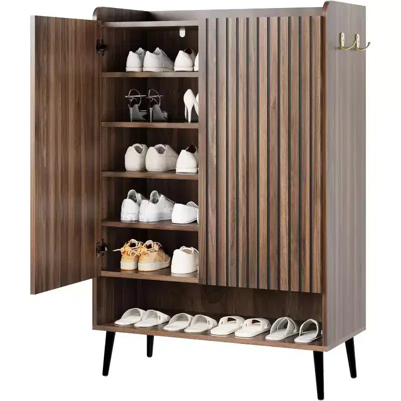 Acekool Armoire à chaussures 6 niveaux, organisateur d'entrée moderne noir sans poignée, 3 portes, crochets intégrés, étagère à chaussures spacieuse