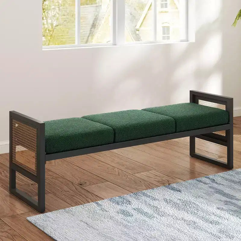 Bekrvio Banc long rembourré en bouclette de 145 cm avec cadre en métal et côtés en rotin PE, banc de bout de lit, banc d'entrée moderne pour salon