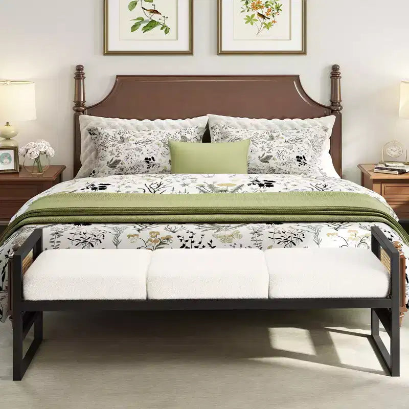 Bekrvio Banc long rembourré en bouclette de 145 cm avec cadre en métal et côtés en rotin PE, banc de bout de lit, banc d'entrée moderne pour salon