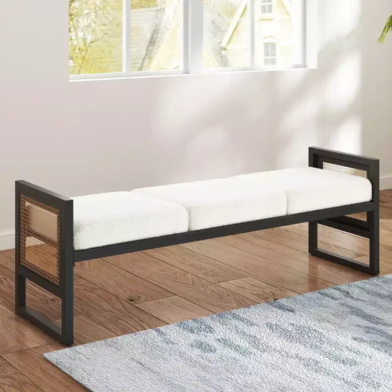 Bekrvio Banc long rembourré en bouclette de 145 cm avec cadre en métal et côtés en rotin PE, banc de bout de lit, banc d'entrée moderne pour salon