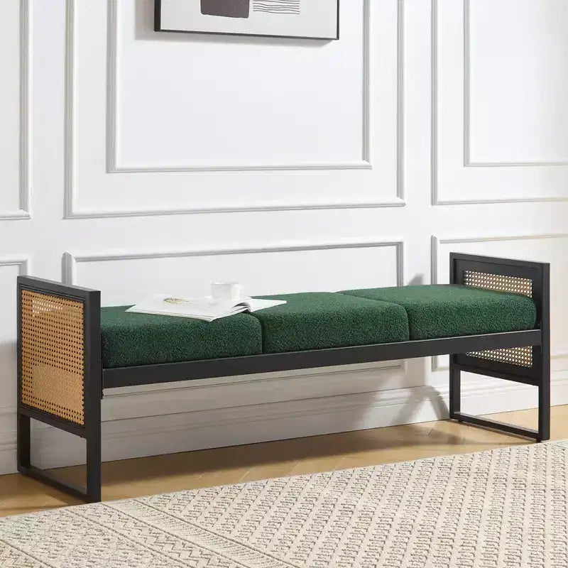 Bekrvio Banc long rembourré en bouclette de 145 cm avec cadre en métal et côtés en rotin PE, banc de bout de lit, banc d'entrée moderne pour salon