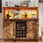 Buffet avec prise électrique, meuble de bar à café 55 avec porte coulissante de grange, support à verres à vin et grande huche de rangement – Buffet de cuisine de ferme