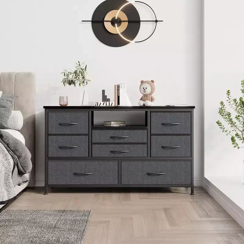 Meuble TV de 47,4 po avec prise de courant pour téléviseur de 55 po, commode de rangement à 8 tiroirs pour chambre à coucher, table console avec plateau en bois et 22 modes d'éclairage