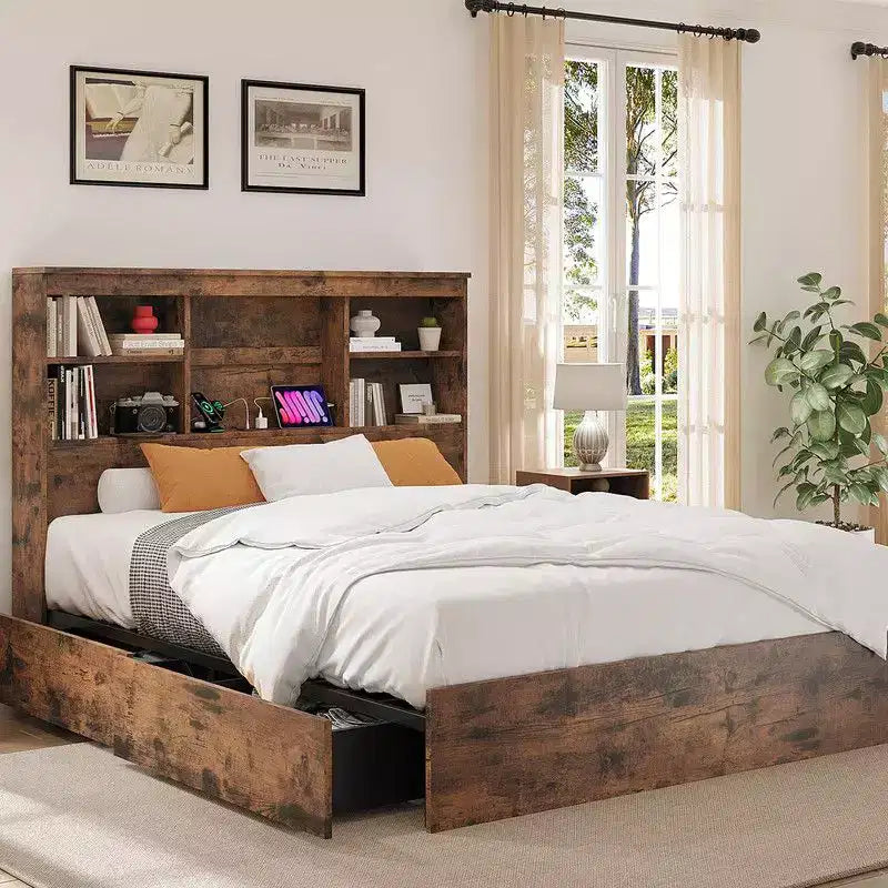 Lit Coolmee double/grand format avec tête de lit bibliothèque à rangement élevé, cadre de lit en bois avec 4 tiroirs de rangement, station de recharge intégrée