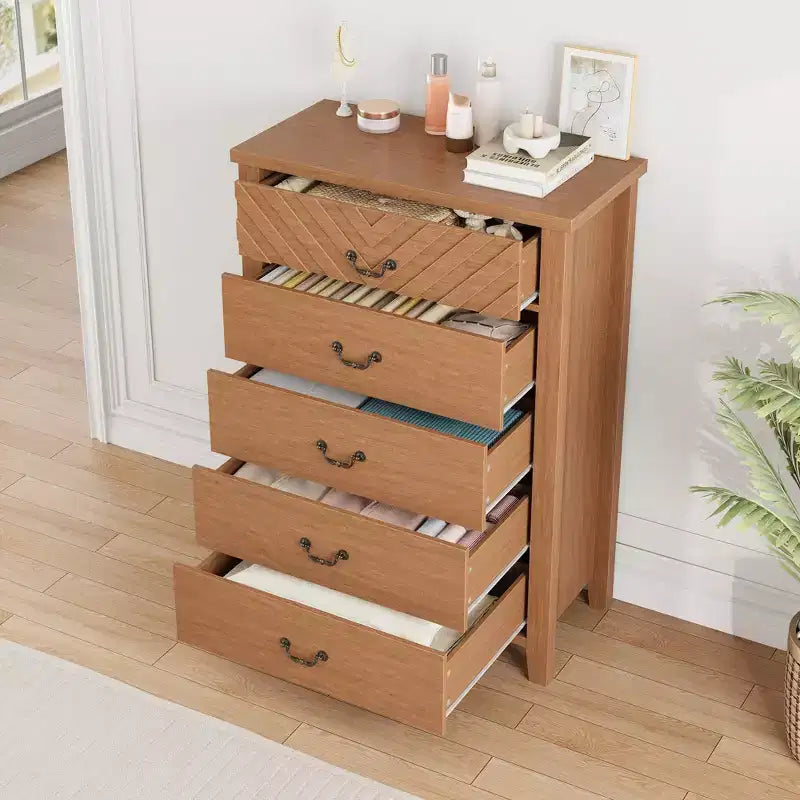 Commode à 5 tiroirs pour chambre à coucher, table de chevet marron à 5 tiroirs avec élégant design en V, commode de rangement en bois pour salon, chambre d'enfant.