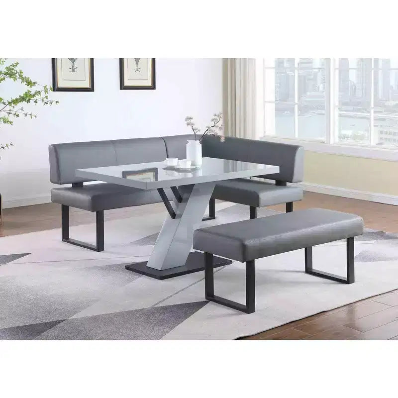 Chintaly Imports, Socle incliné en bois gris