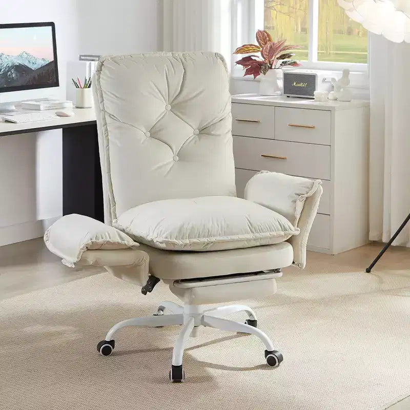Chaise de bureau Bestier avec repose-pieds et accoudoirs relevables, chaise ergonomique à dossier haut avec poches latérales, chaise en cuir à pieds croisés avec roulettes