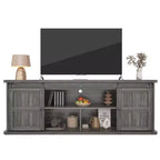 Meuble TV Coolmee de 70 pouces pour téléviseurs jusqu'à 75 pouces avec prise de courant, meuble de divertissement de style ferme avec portes coulissantes de grange et armoires de rangement