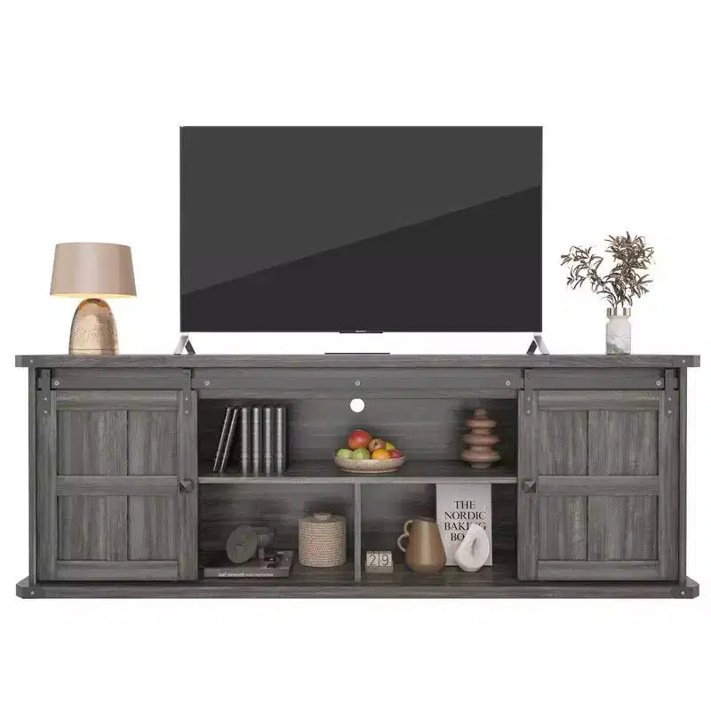 Meuble TV Coolmee de 70 pouces pour téléviseurs jusqu'à 75 pouces avec prise de courant, meuble de divertissement de style ferme avec portes coulissantes de grange et armoires de rangement