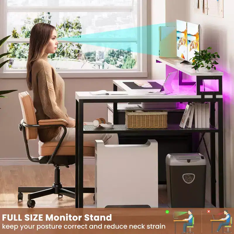 Besiost Bureau d'angle en L de 57 pouces avec station de charge, table d'ordinateur d'angle avec tiroirs de classement et étagères de rangement