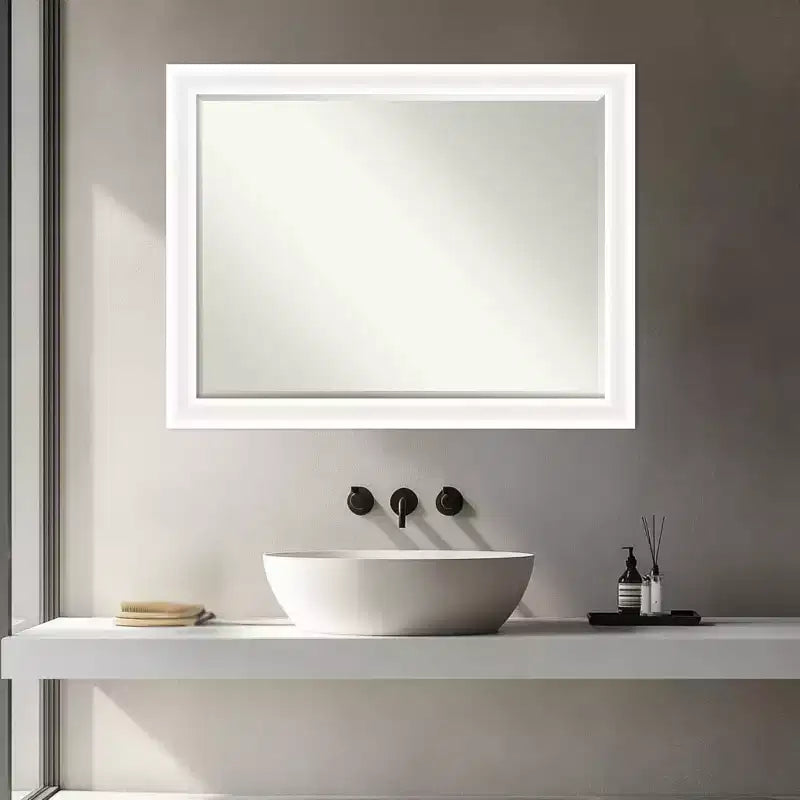 Miroir mural de salle de bain Amanti Art Oliver, cadre en bois biseauté étroit d'un demi-pouce