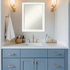Miroir mural de salle de bain Amanti Art Oliver, cadre en bois biseauté étroit d'un demi-pouce