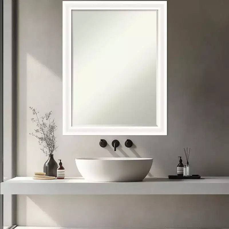 Miroir mural de salle de bain Amanti Art Oliver, cadre en bois biseauté étroit d'un demi-pouce