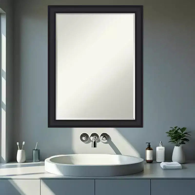 Miroir mural de salle de bain Amanti Art Oliver, cadre en bois biseauté étroit d'un demi-pouce