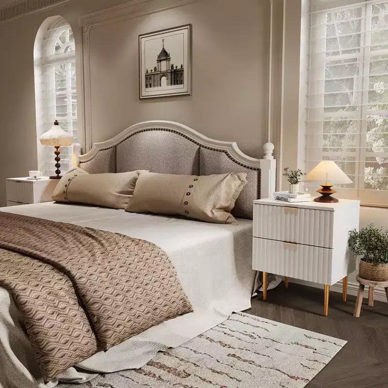 1 Table de chevet cannelée moderne avec station de charge et 2 tiroirs, table de chevet dorée et bois, petite table d'appoint avec ports USB et prises pour chambre à coucher