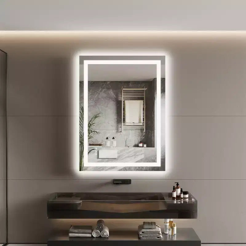 Miroir de salle de bain, miroir de courtoisie, rétroéclairage réglable, technologie anti-buée, fonction mémoire, verre incassable, installation horizontale ou verticale.
