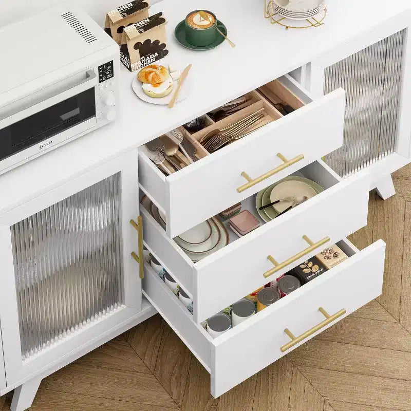 Acekool 56,3 pouces Desserte avec portes en verre cannelé et poignées dorées, meuble de rangement réglable, console multifonction pour salle à manger et cuisine