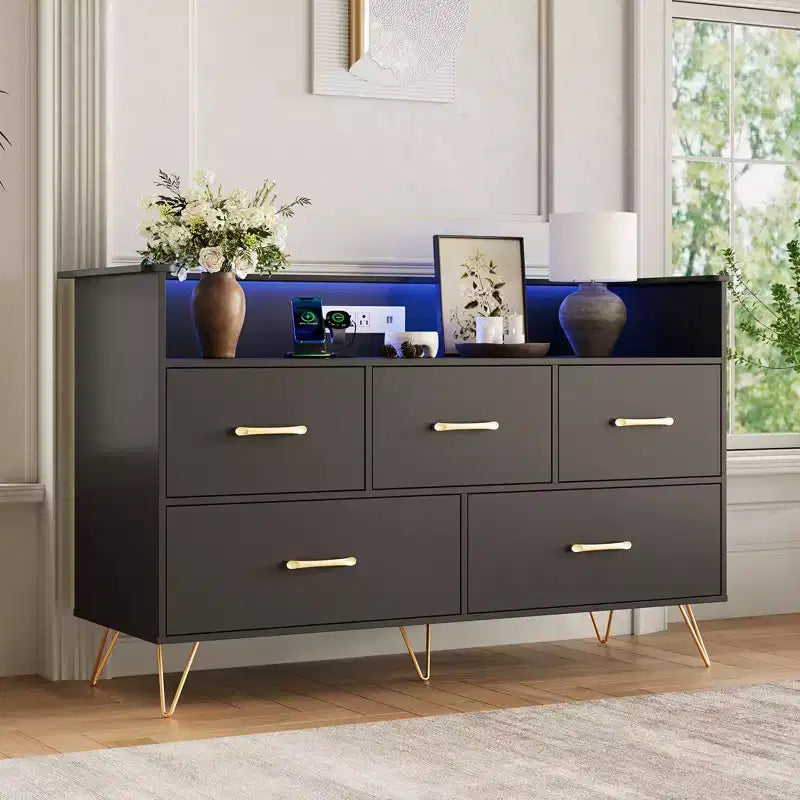 Commode à 5 tiroirs pour chambre à coucher, commode moderne avec lumières LED et station de recharge, organisateur de rangement de vêtements compact en bois