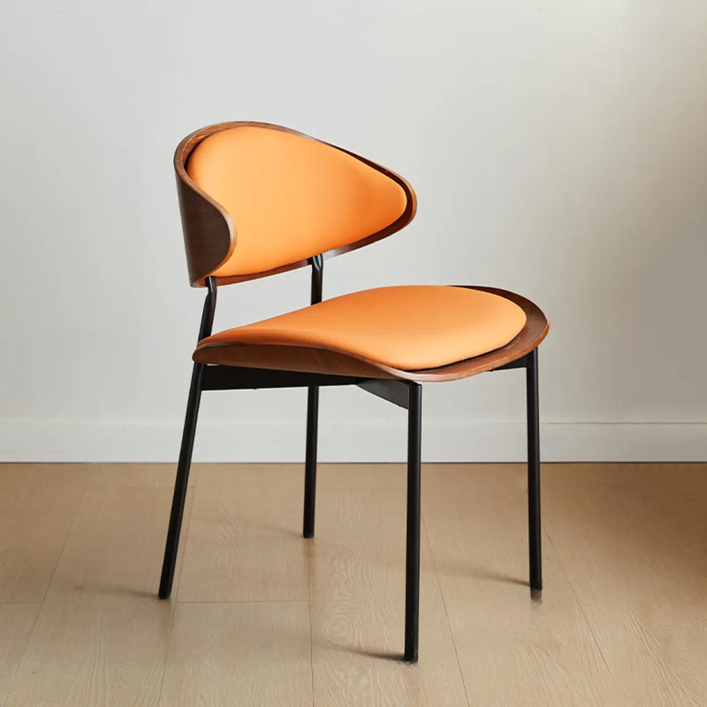 Chaise de salle à manger à dossier incurvé en cuir noir