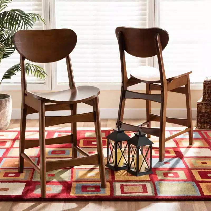 Lot de 2 tabourets de bar hauteur comptoir Katya en bois, marron - Baxton Studio : finition noyer, revêtement en polyester, repose-pieds