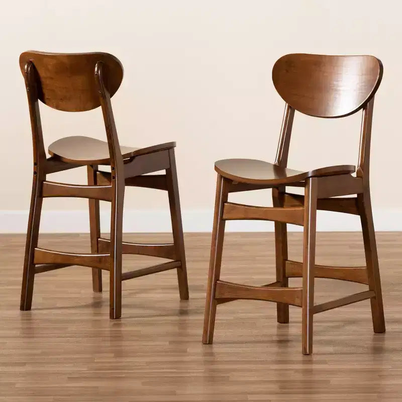 Lot de 2 tabourets de bar hauteur comptoir Katya en bois, marron - Baxton Studio : finition noyer, revêtement en polyester, repose-pieds
