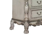 Table de chevet Dresden 32" os blanc vintage – Acme Furniture : pieds incurvés romantiques, moulures festonnées