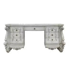 Coiffeuse Versailles 67 po Blanc cassé - Acme Furniture : d'inspiration européenne, 7 tiroirs, sans miroir