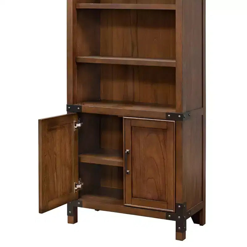 Bibliothèque Addison de 72 po avec portes inférieures auburn - Martin Furniture : Design industriel, roulettes en fer