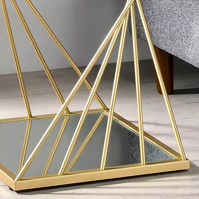 Table d'appoint Rathlin 24/7 Shop At Home avec plateau en verre, coloris doré