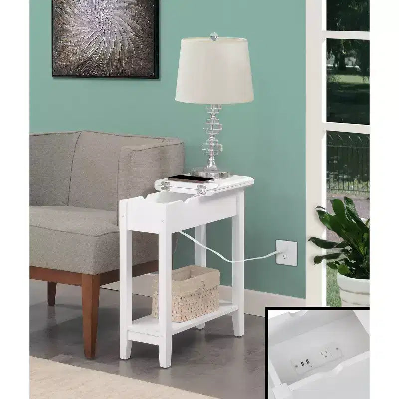 Table d'appoint relevable American Heritage avec station de charge et étagère - Breighton Home