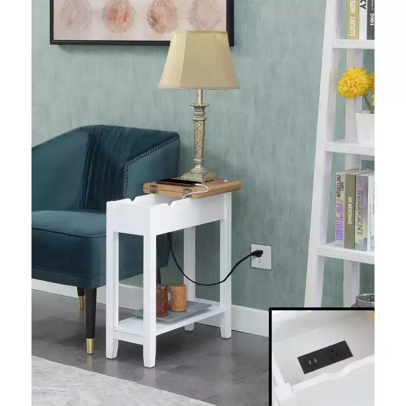 Table d'appoint relevable American Heritage avec station de charge et étagère - Breighton Home