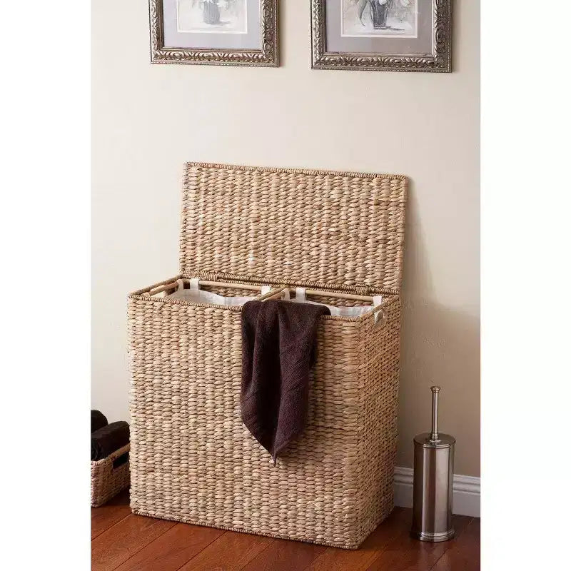 Panier à linge double surdimensionné en jonc de mer BirdRock Home avec doublures - Miel