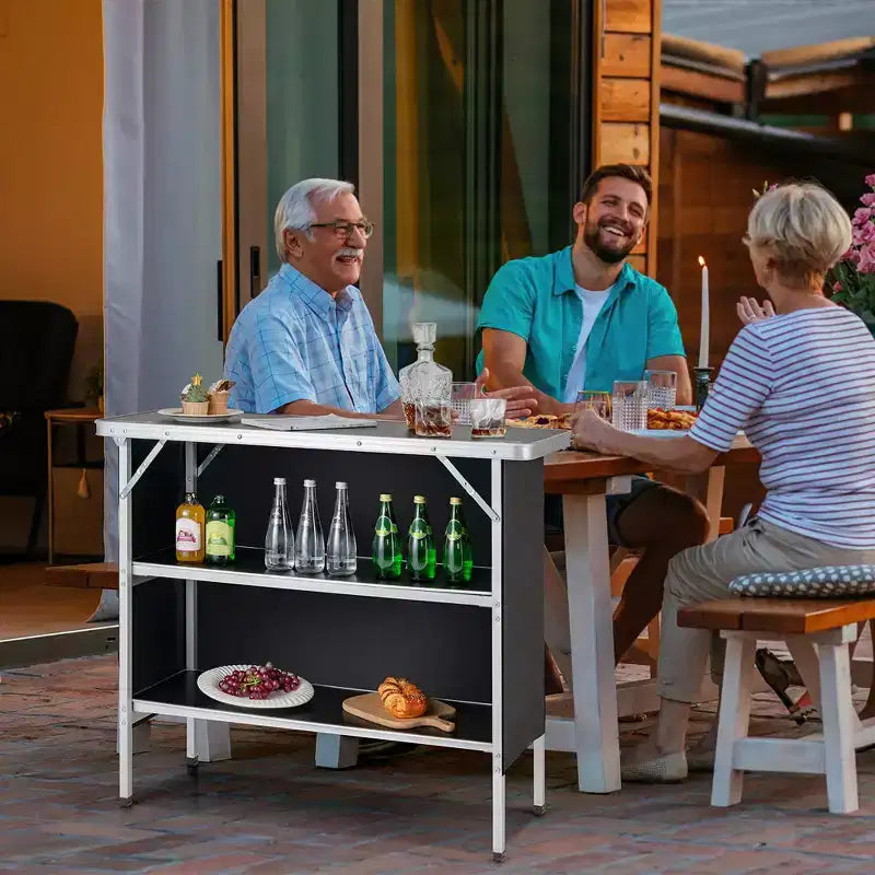 Table de camping pliante Costway, table de pique-nique portable en aluminium avec étagères à 2 niveaux, noir/café