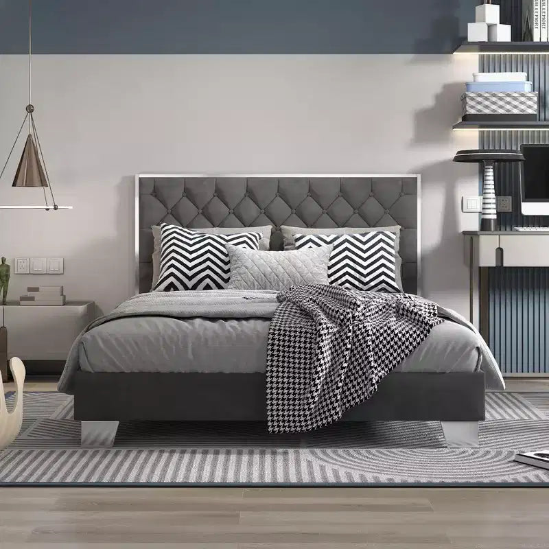 Base de lit capitonnée Costway avec tête de lit en velours touffeté à boutons