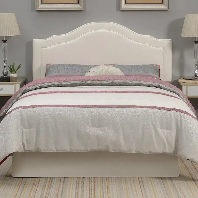 Tête de lit capitonnée Queen Camelback en similicuir avec montants réglables en hauteur – Crème, pour 1 à 2 personnes