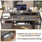 Bureau d'ordinateur d'angle 160 cm (63 po) avec lumières DEL, prise de courant, tiroir classeur et tablette pour clavier – Pour une personne – Brun/Gris/Noir