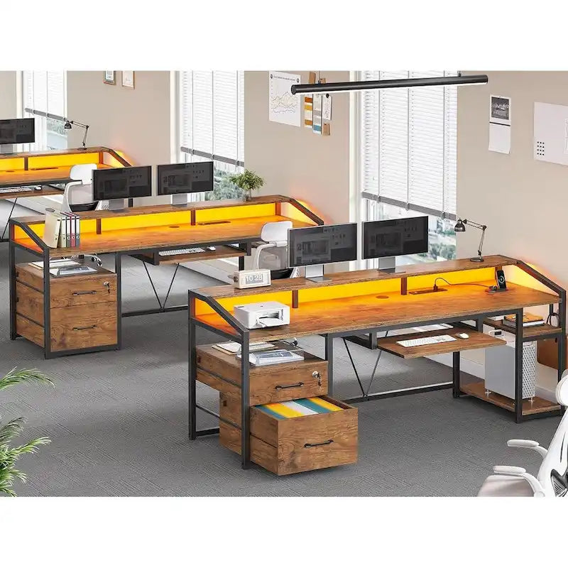 Bureau d'ordinateur d'angle 160 cm (63 po) avec lumières DEL, prise de courant, tiroir classeur et tablette pour clavier – Pour une personne – Brun/Gris/Noir