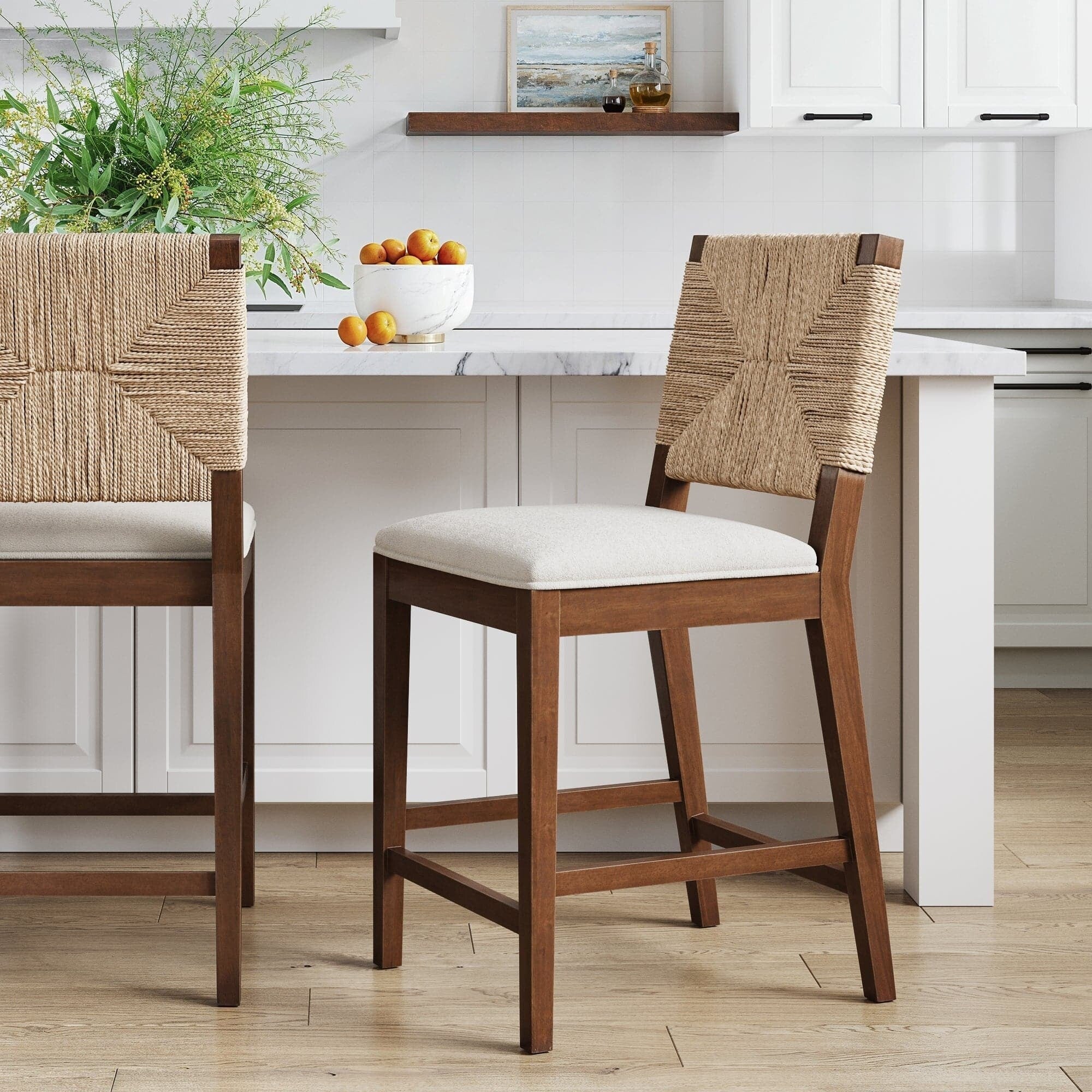 Tabouret de bar Beacon Bohemian Boucle, Chaise de comptoir rembourrée avec structure en bois massif et dossier en jonc de mer tressé